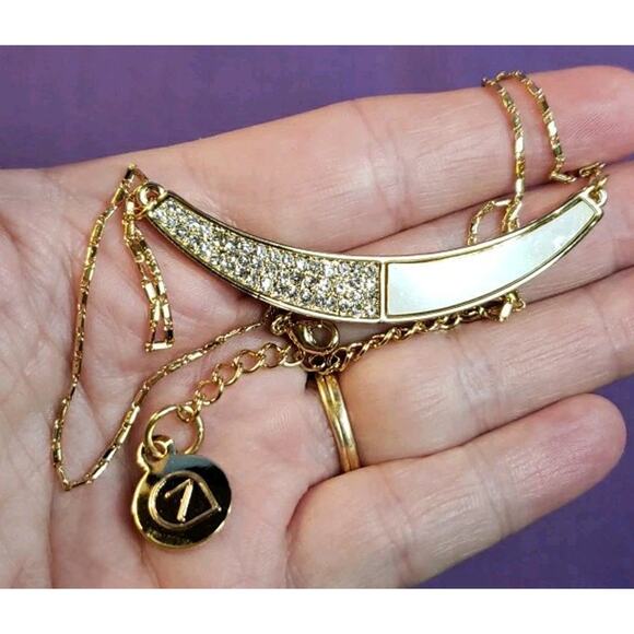 Crescent Bar Pendant Choker Chain Necklace Rhinestones & MOP Shell In Gold Tone - Picture 7 of 8